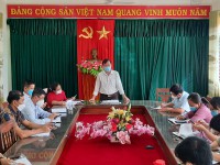 Quang cảnh họp Ban Chỉ đạo phòng, chống dịch Covid-19 xã Tây Giang