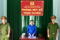 Bị cáo Quang đứng trước vành móng ngựa