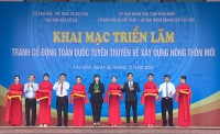 Cắt băng khai mạc triển lãm tranh cổ động toàn quốc tuyên truyền về xây dựng nông thôn mới