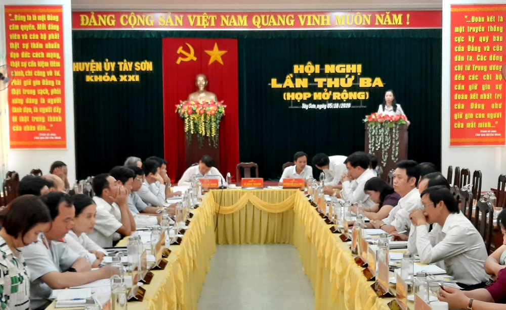 Quang cảnh hội nghị lần thứ 3