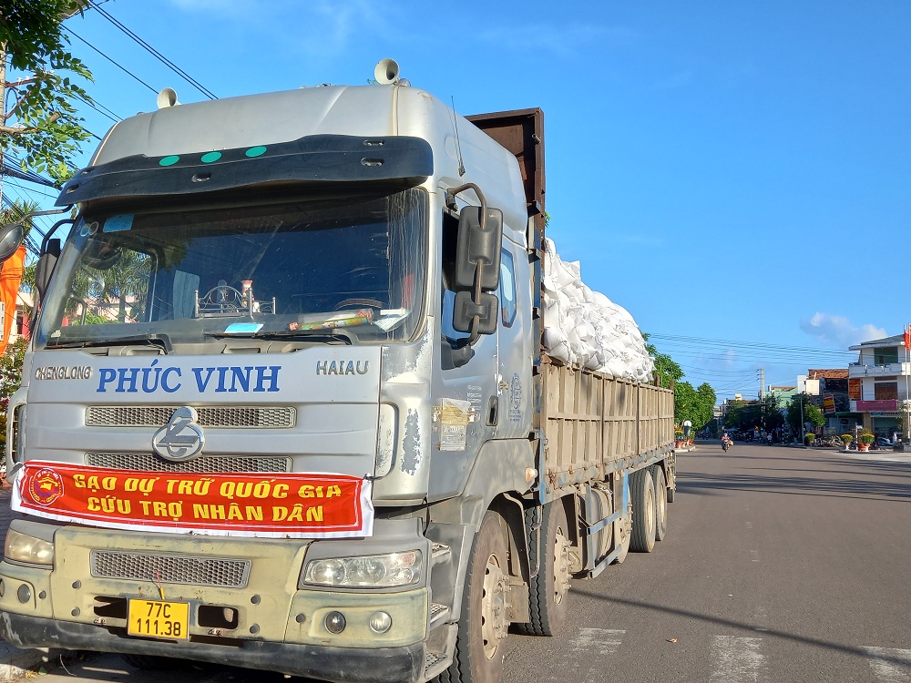 Tiếp nhận trên 246 tấn gạo hỗ trợ người dân khó khăn dịp Tết