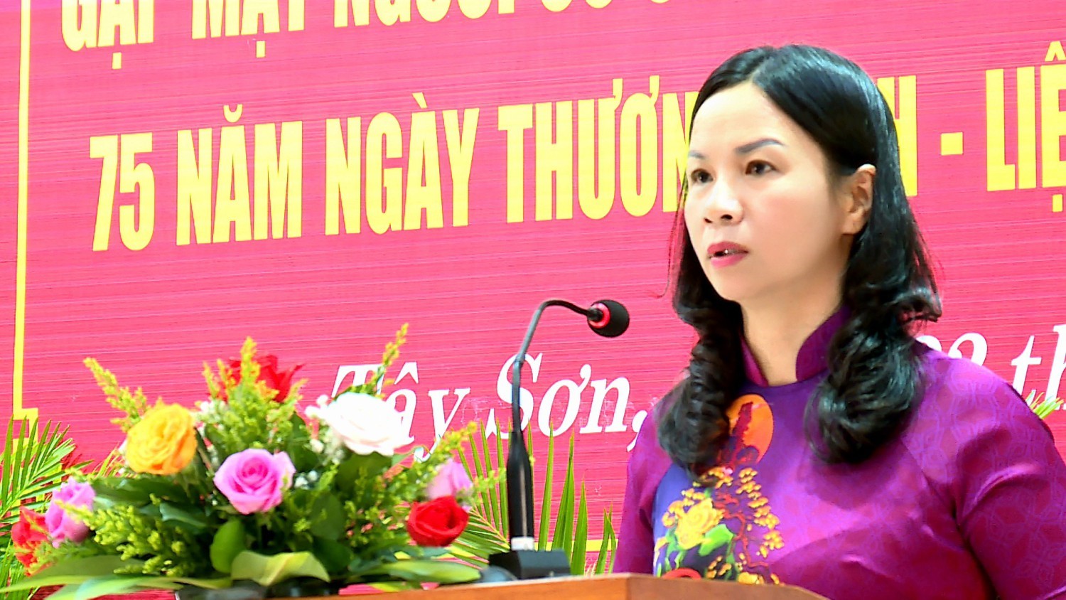 Đồng chí Lê Bình Thanh - Tỉnh ủy viên, Bí thư Huyện ủy phát biểu tri ân với người có công tiêu biểu