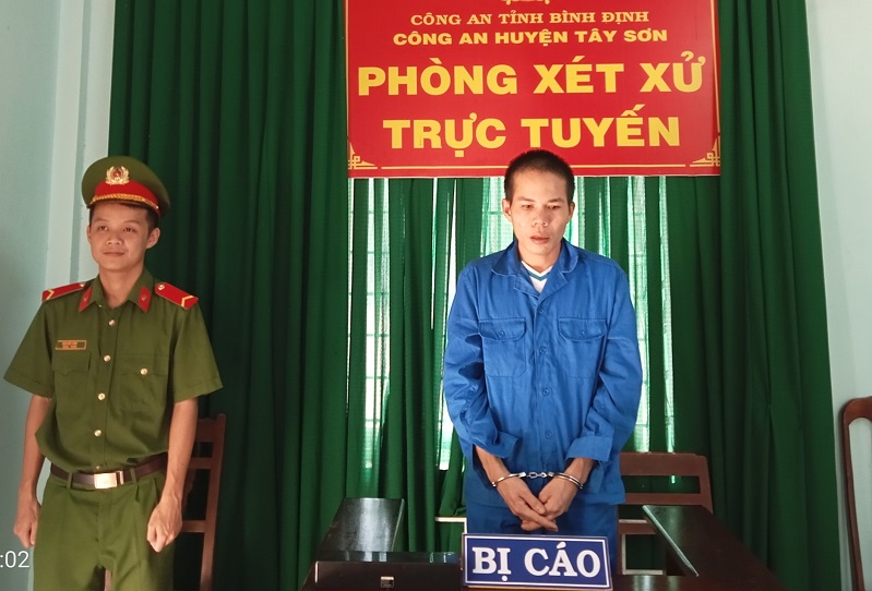 06 lần trộm cắp tài sản, lãnh 03 năm tù giam