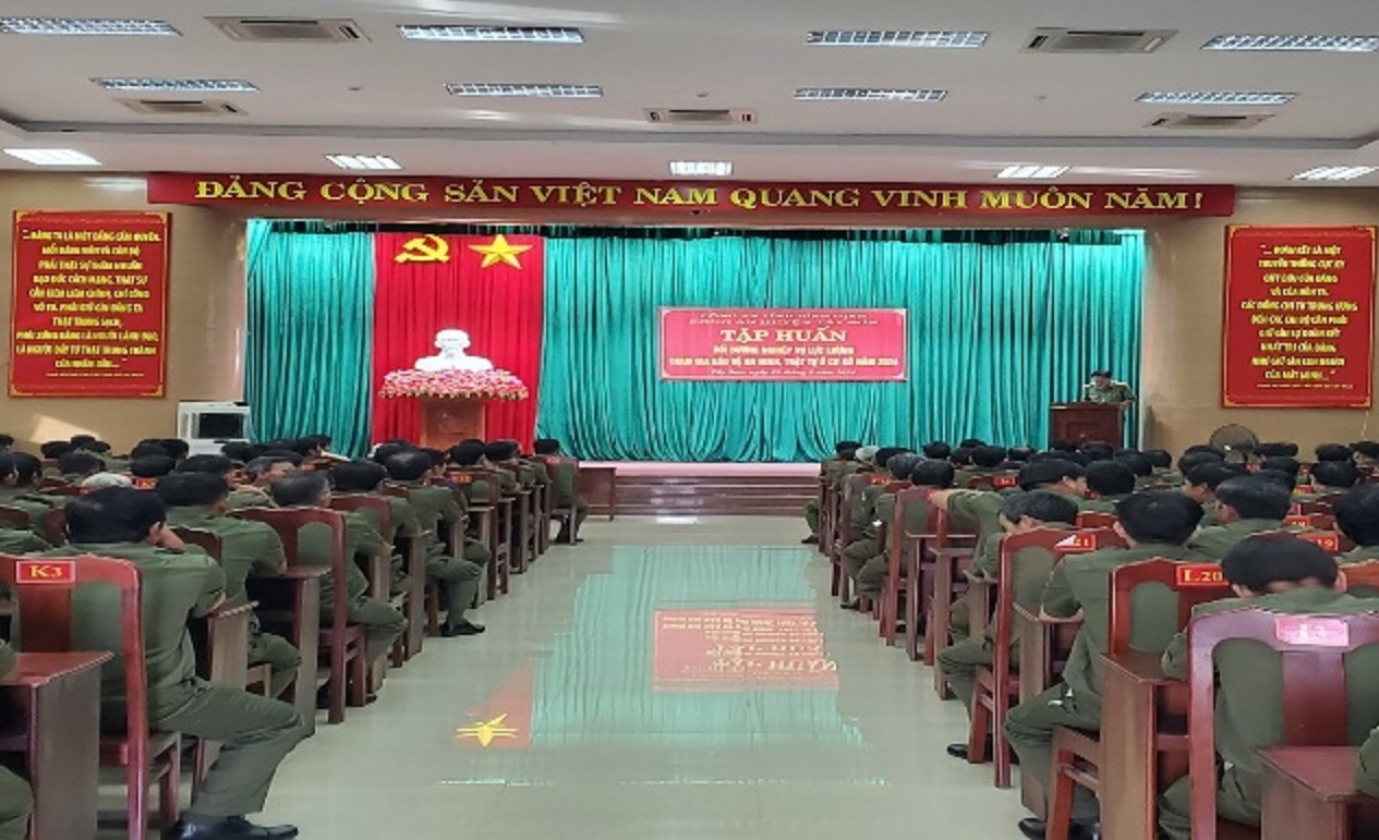 Tập huấn bồi dưỡng nghiệp vụ lực lượng tham gia Bảo vệ an ninh, trật tự ở cơ sở năm 2024