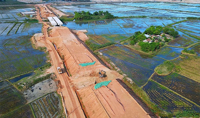 Tăng cường công tác quản lý, chống lấn chiếm, xây dựng công trình trái phép, bảo đảm hành lang thoát lũ theo quy hoạch